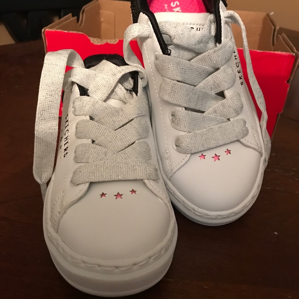 Brandnew Skechers  whitesz11 shimmer pop sneakers